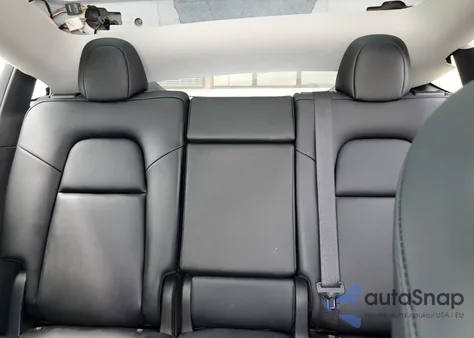 2023 Tesla Model Y z USA, uszkodzony, nr VIN 7SAYGAEE9PF686434